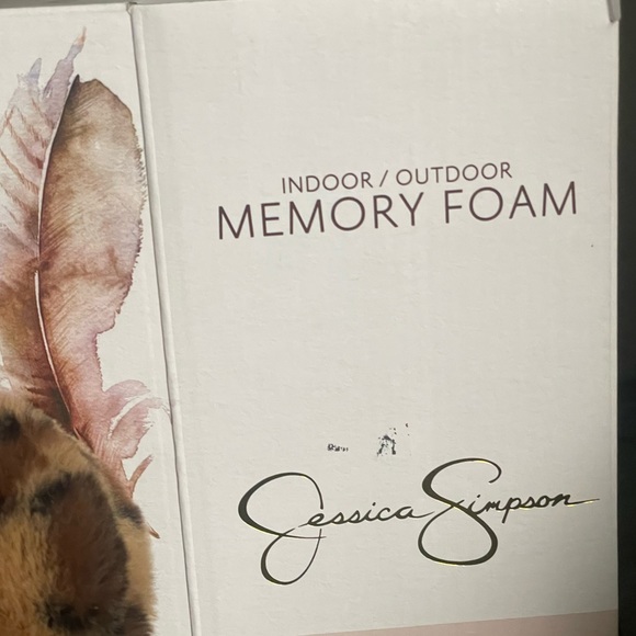 Jessica Simpson Women’s Size 9-10 Leopard Slippers. New in Box. - Picture 7 of 8